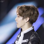 [시우민] 시우민 ㄹㅇ<b>조각상</b>이다.......