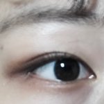 <b>이</b> <b>눈</b>에 화장하려고하는데