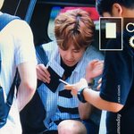 [EXO] 이 거 민석이 닭손 공쥬 짤 <b>연상</b>됨ㅋㅋ