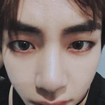[방탄소년단] 폰 얼굴 가까이대고있다가