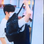 [시우민] 시우민 팔꿈치 <b>색도</b> 핑쿠핑쿠ㅠㅠㅠㅠ