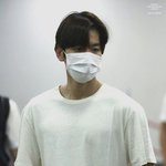 [백현] 백현이 어깨가 너무 넓어서 <b>한</b> <b>컷</b>에