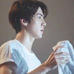 [EXO] 이번활동 세훈이 긴<b>머리</b>를 바랬는데 사진보니 안되겠따