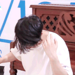 (망상/김종현) 개학하고 오랜만에 만난 썸남같은 부기종현.<b>gif</b>