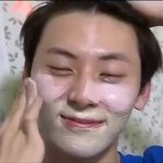 [프로듀스2] <b>민현</b>이 팩해줄때 옹청