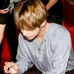 [방탄소년단] 그냥 방탄 컴백시기만 <b>핸드폰</b> 붙잡고 있을줄 알았는데...