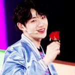 [프로듀스] 형섭이 장미 고화질로 있는<b>사라</b>뮤ㅠ급함