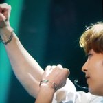 [EXO] 시우민 <b>손목</b>도 <b>손목</b>인데 <b>팔찌</b>도 이쁘다