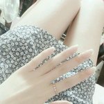 반지 약지?거기에낄까 <b>검지</b>에낄까