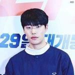 <b>류준열</b> 닮으면 어떻게 생긴 거?