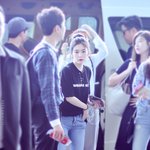 아이린 똥머리+안경 미모 개쩐다