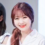 고등학생 같은 <b>동안외모</b> 아이돌