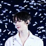 [EXO] 요즘에 변백현 흑발하고 너무 잘생겨져서 심장<b>아파</b>
