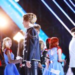 [시우민] 동그란 머리, 올라간 광대, 완벽한 <b>전신</b>(시우민)