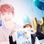 [백현] 게임의 승자분께는 백현의 생일포스터 현수막에