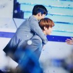 [워너원] 윙이 <b>진영</b>이 업어줌ㅋㅋㅋ