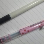 [EXO] 왁씨1발 공부하다가 <b>볼펜</b> 다 닳아서 엄마한테ㅠ갔더니