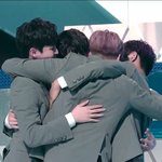 [프로듀스2] 옹녤환에 <b>우진</b>이 포옹하는거