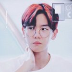 [백현] 백현이 더 어려보인다 ㅋㅋㅋ