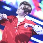 [뉴이스트] 민기는 ㄹㅇ 거울보면서 <b>무슨</b> <b>생각</b>하려나