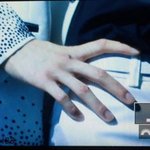 [댓글부탁해] 남자 연예인들은 손이 고와도 잡아보고 싶다는 생각보단