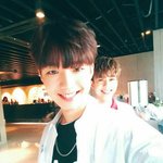 [프로듀스] 영민 <b>동현</b> 셀카 ㅠㅠㅠㅠ