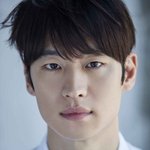 이제훈 정면 사진