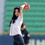 진짜 미친 미모 아이돌이다(엉뚱한곳에서 화보찍음)