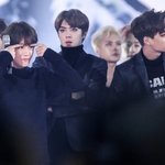 [EXO] 이거 살짝 <b>측면</b>에서 찍은 전신 사진 제발 현기증남