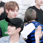 [EXO] 눈 깜빡거리는 <b>버릇</b> 윙깅이