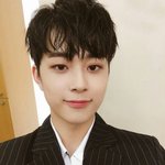 [EXO] 지금 모쏠 윤지성 빠는<b>뇬들</b>이 서노 까는 중