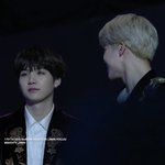 [방탄소년단] 동생은 <b>형아</b>보고 웃고 <b>형아</b>는 동생보고 웃고