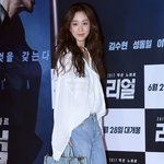 <b>여전</b>한 미모로 시선강탈 배우 정려원