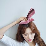 이성경 과즙미 <b>포텐</b>터지는 구두 화보!
