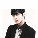 [박지훈] 윙훈이 사진 들고가세여