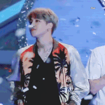 [방탄소년단] 지민이눈...꽃가루 볼 때마다 <b>아련</b>해