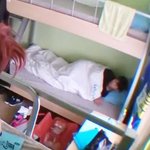 [프로듀스2] 김태동 잘때 손 이렇게 하는거 귀엽다