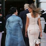 [댓글부탁해] 문재인 아내 김정숙 국가 <b>망신</b>