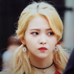 <b>예리</b> 머리 색깔