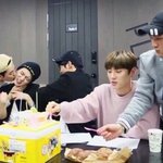 [뉴이스트] 뉴<b>둥이들</b> 프듀콘 화이팅
