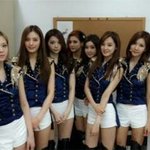 [뉴이스트] <b>가운데</b> 민기 맞지???ㅋㅋㅋ