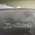 필통에 볼펜<b>자국</b>...