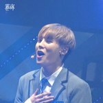 [워너원] 성운오빠 벽반 움짤이다