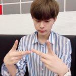 [프로듀스] 브이하고 찍은 사진 과연 스포 <b>의도</b> 엿슬까