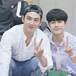 [뉴이스트] 타팬 영업글 주의)내일 5시 <b>뷔</b>앱 본방사수 가능하신 분?