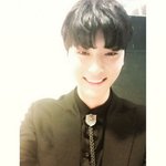 [뉴이스트] 안녕하세요 타팬인데요 짤을 주워<b>서요</b>