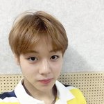 [박지훈] 방금 공식계정에 셀카뜸