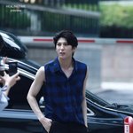[댓글부탁해] <b>레오</b> 손이 왜 섬섬옥수야?