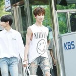 [세븐틴] <b>명호</b> 출근길 너무귀엽자나 ㅠㅠ