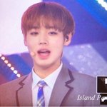 [워너원] 박지훈 얼굴 까글 처음 아니냐